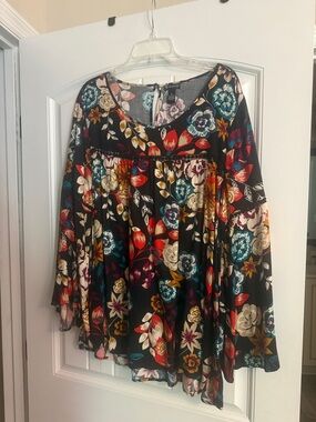 new directions Black Floral Bell-Sleeve Tunic with Teal & Red Accents
